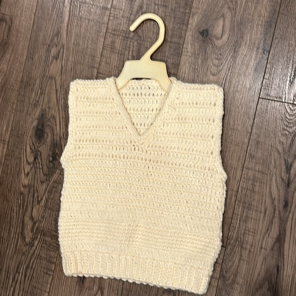 Vintage Hand Made Crochet Knit Vest Ivory Cream 1950’s 60’s Like New - Picture 1 of 10